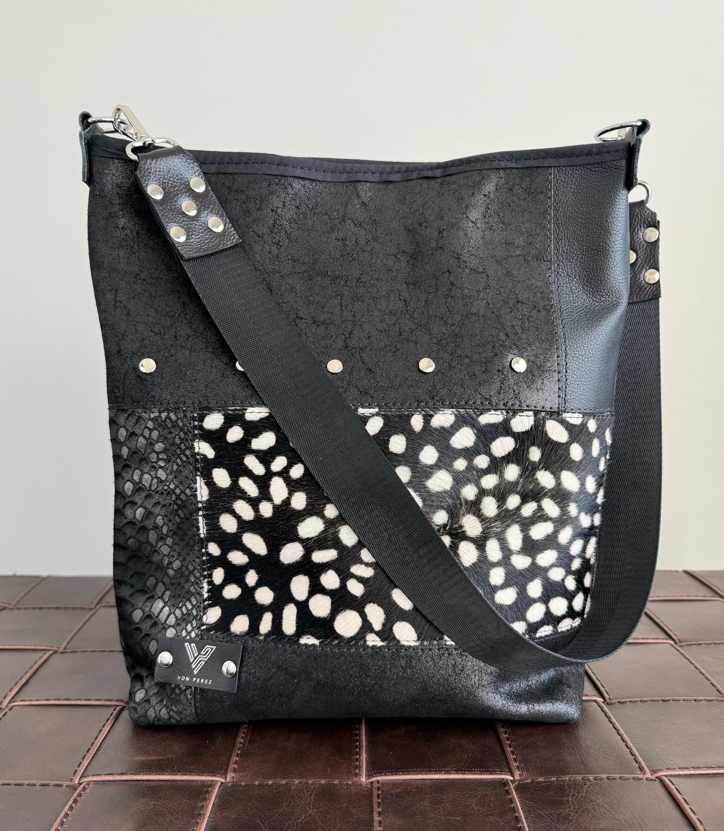 25%OFF Black Leather Patchwork Hobo